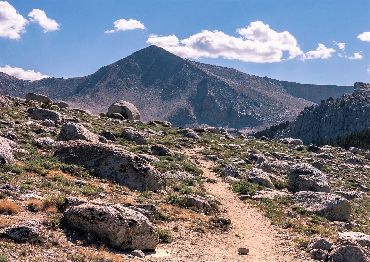 The Cottonwood Lakes Trail climbing towards Cirque Peak